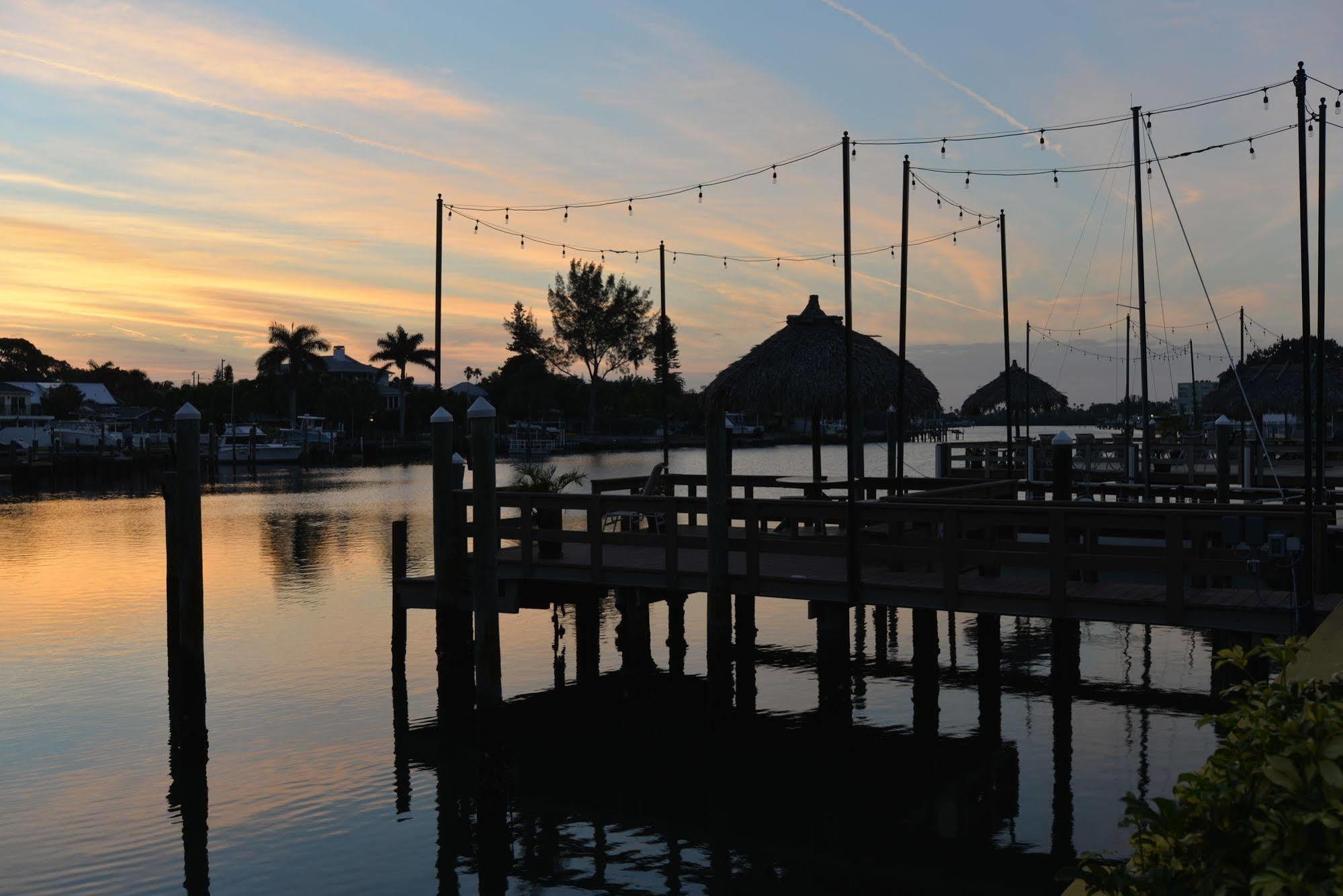 Bay Palms Waterfront Resort - Hotel And Marina St. Pete Beach Dış mekan fotoğraf