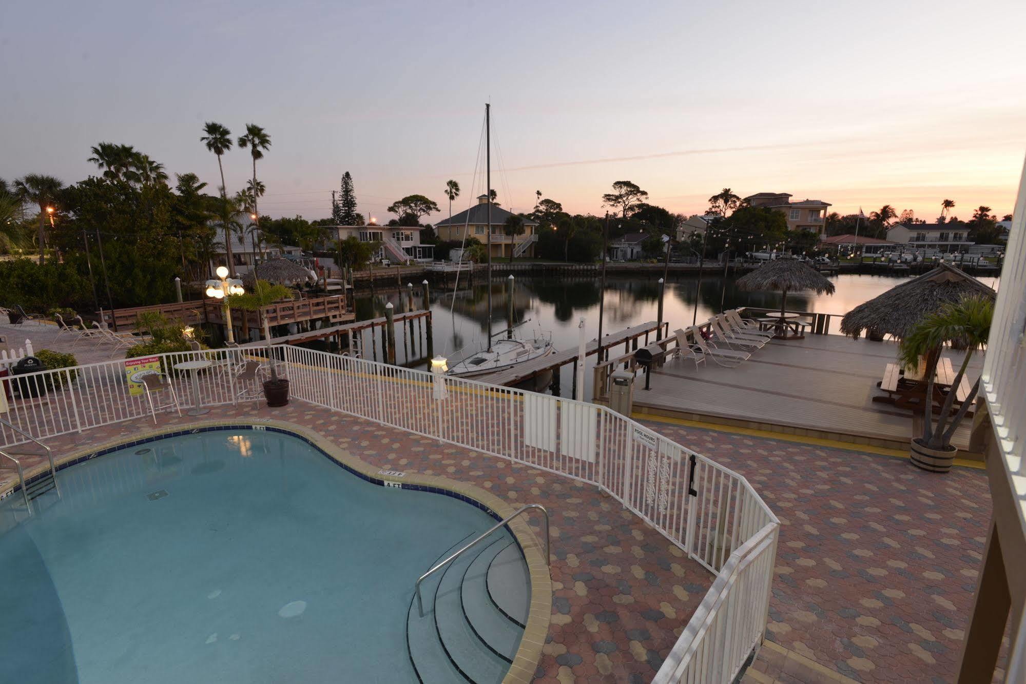 Bay Palms Waterfront Resort - Hotel And Marina St. Pete Beach Dış mekan fotoğraf